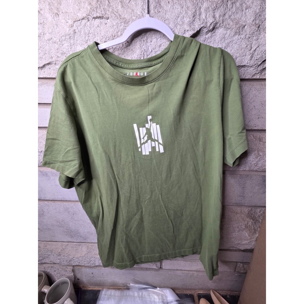 Jordan Mens XL Olive Green Graphic T-Shirt Jumpman Illusion Quote Short Sleeve